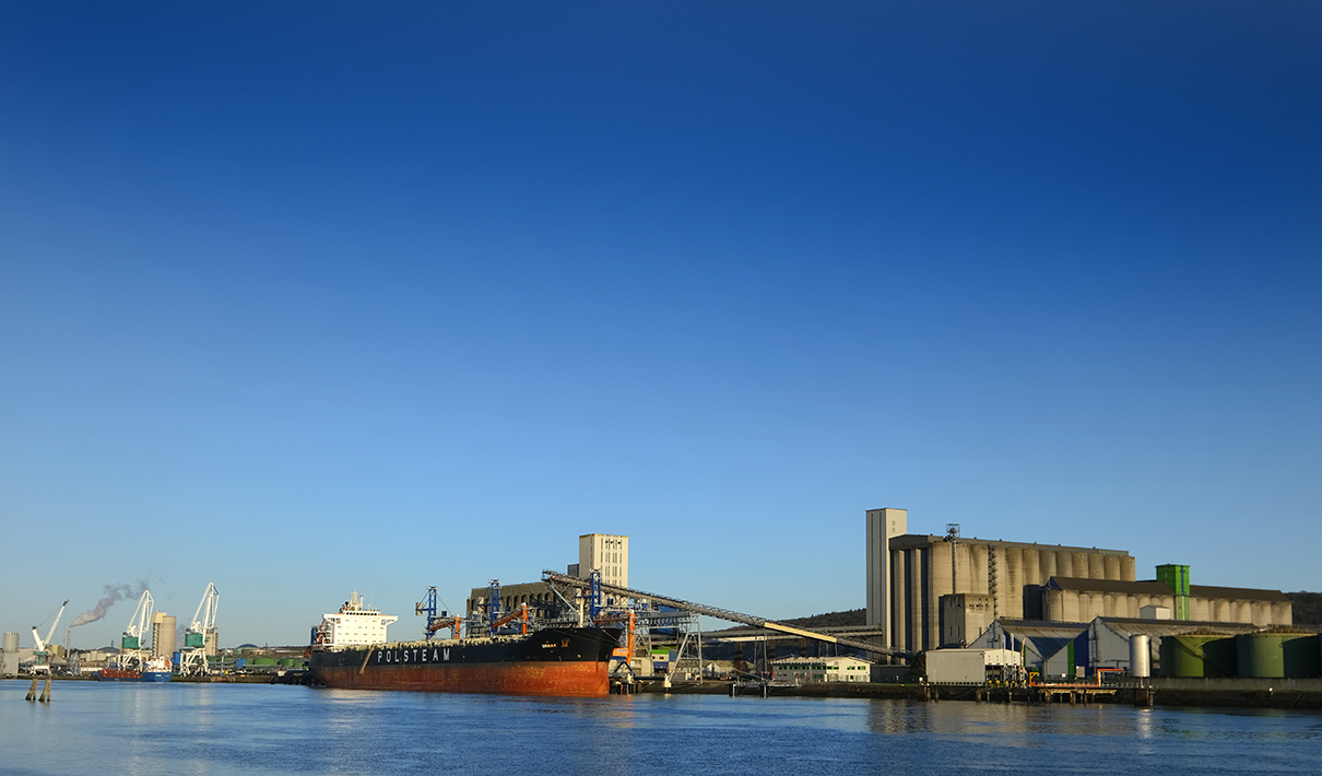 The new Grand Couronne ship loaders are in service!